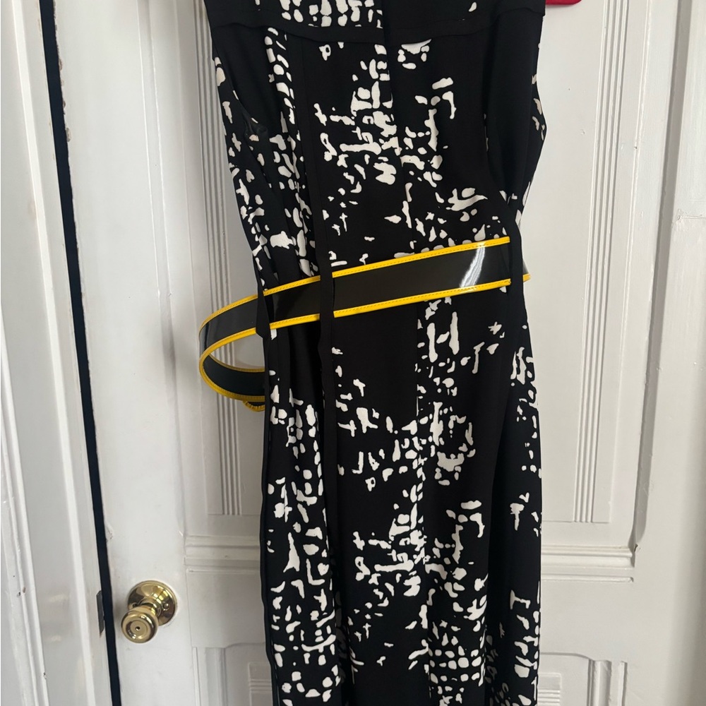 Donna Morgan Black and White Midi Dress with Yellow Belt